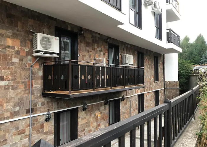 Grand D104 班斯科